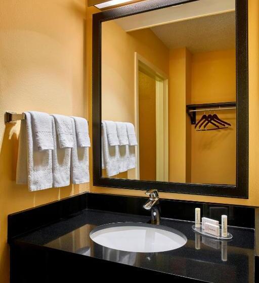 Номер Стандарт 2 Двуспальные Кровати, Fairfield Inn Myrtle Beach Broadway At The Beach