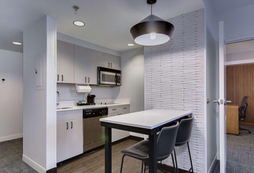Suite, Homewood Suites By Hilton Louisvilleeast
