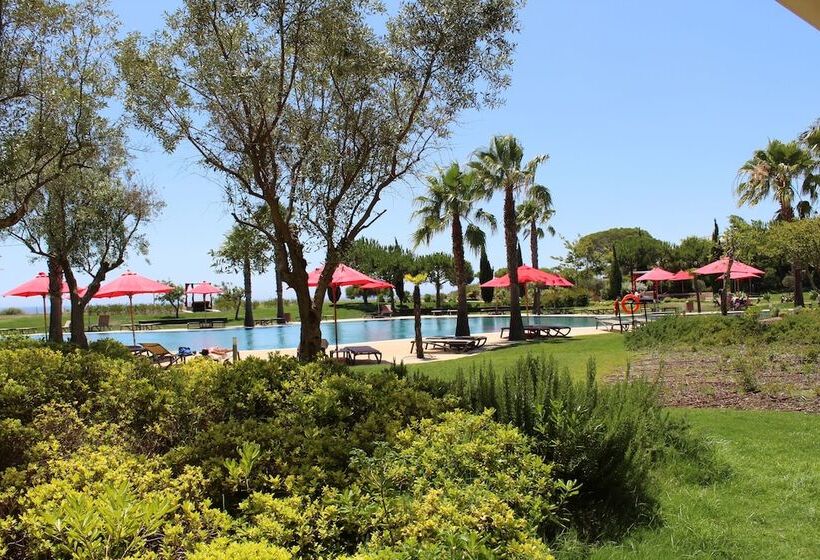 Quarto standard vista piscina, Cascade Wellness Resort