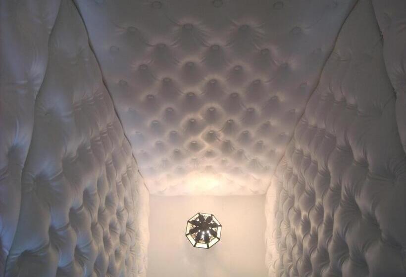 سوییت جونیور, Dar Crystal