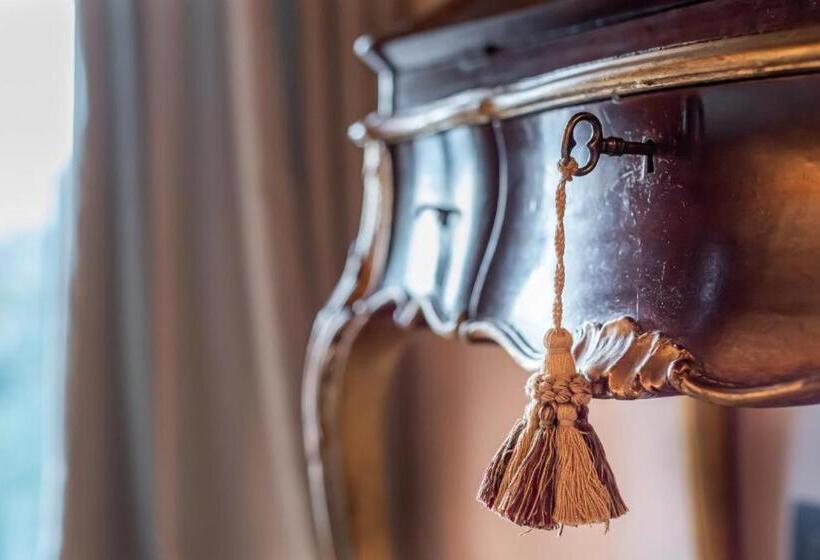 اتاق لوکس با چشم‌انداز, Bar Vitelli Charming Suites