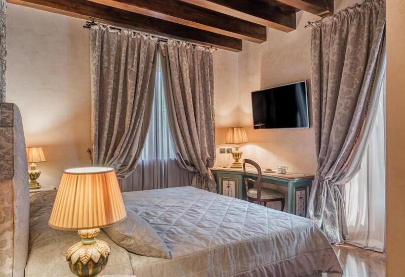 اتاق لوکس, Bar Vitelli Charming Suites