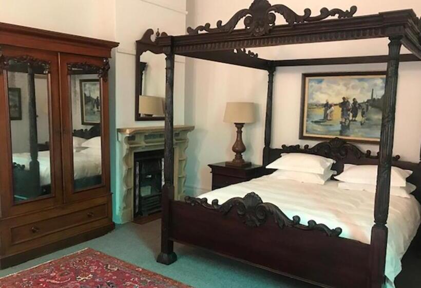 Quarto Deluxe, The Victoria House