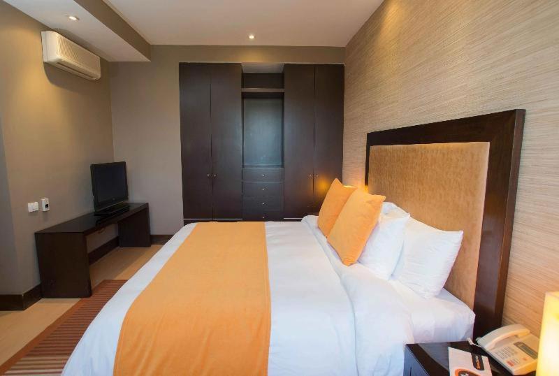 Quarto Estandar, Hausuites