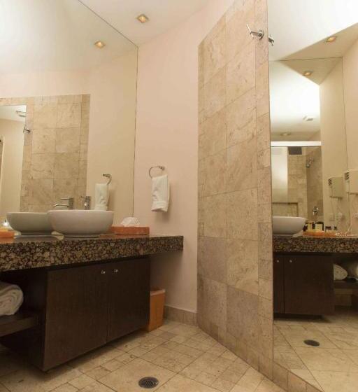Quarto Estandar, Hausuites