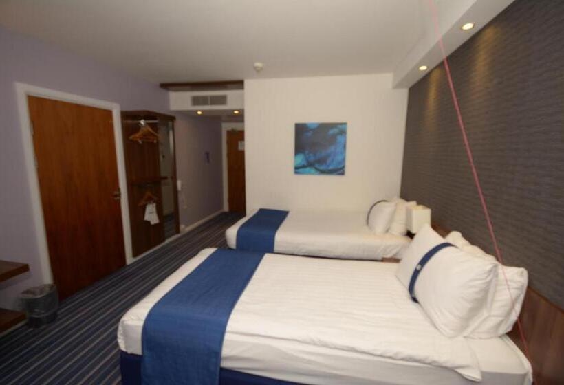Номер Стандарт Адаптированный для Инвалидов, Holiday Inn Express Sheffield City Centre By Ihg