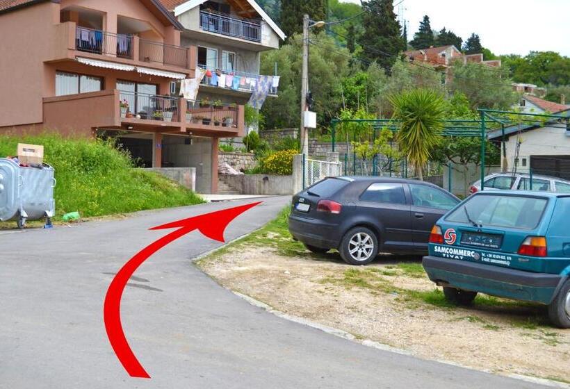 اتاق استاندارد با چشم‌انداز کوهستان, Tivat Apartments