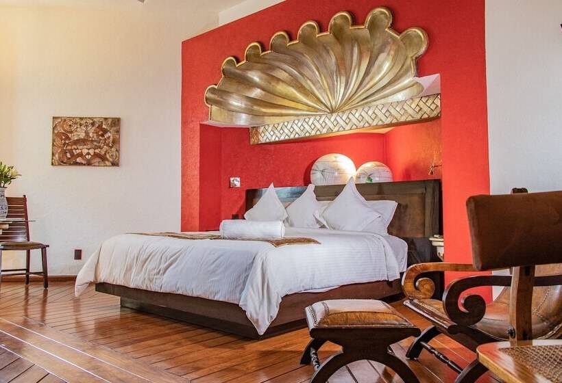 جناح جونيور, Boutique Casona De La China Poblana