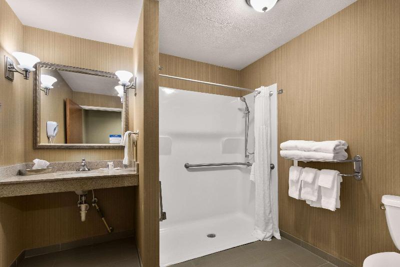 Люкс Кровать Кинг, Comfort Suites