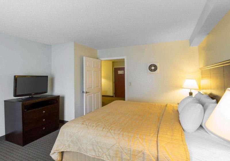 Pokój Standard Łóżko King Size, Mainstay Suites Knoxville North I75