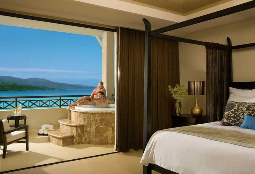 سوییت جونیور با چشم‌انداز دریا, Secrets Wild Orchid