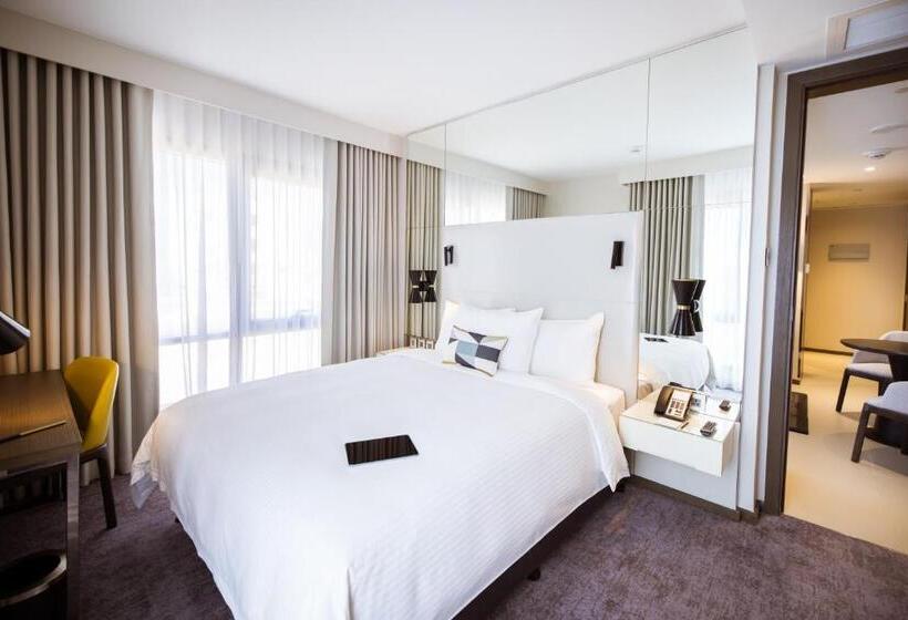 سوییت خانوادگی, Centro Mada Amman By Rotana