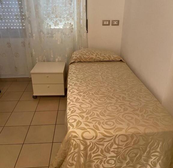 اتاق لوکس, Binario1