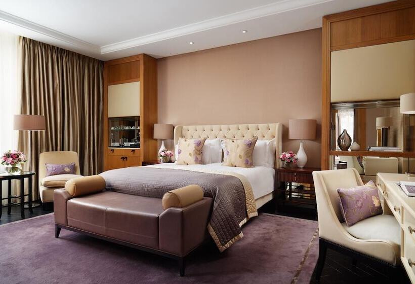 Люкс, Corinthia  London