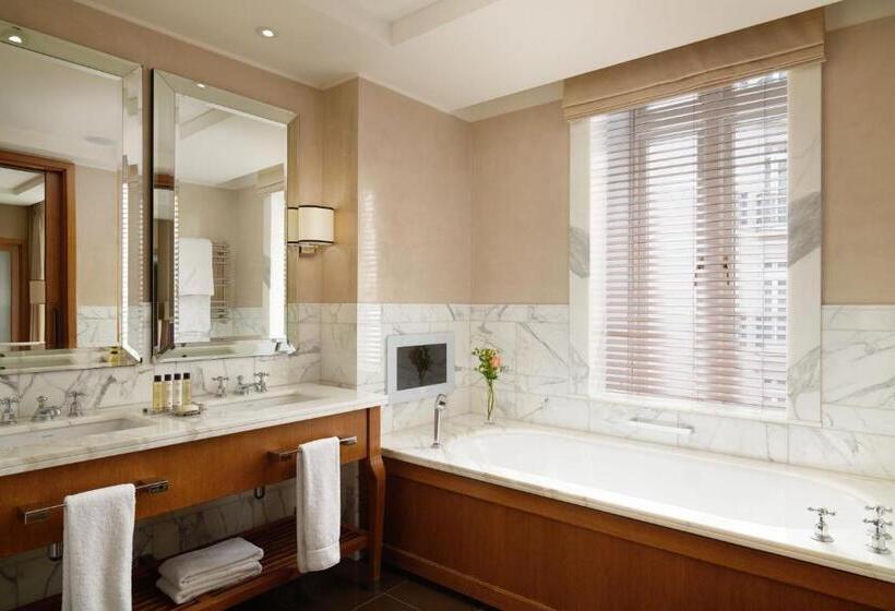 Полулюкс Повышенной Комфортности, Corinthia  London