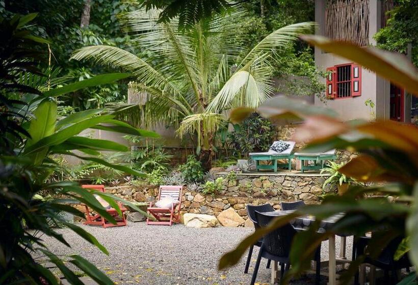 Номер Стандарт с Террасой, Casa Vana Hiriketiya