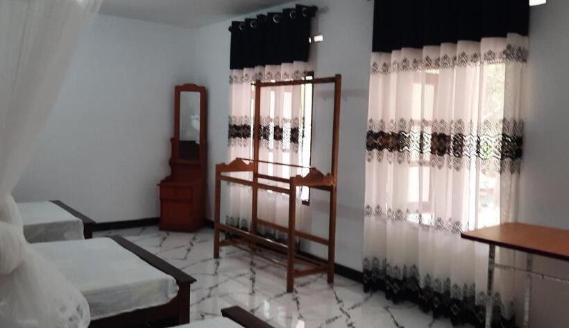 Family Room, Hikkaduwa Rest