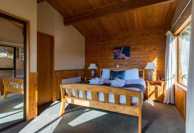 Люкс с гидромассажем, Kimi Ora Eco Resort