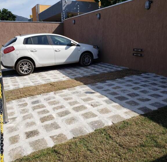 プールビュースタンダードルーム, Suítes Verano Ubatuba   Bairro Itaguá   Com Piscina