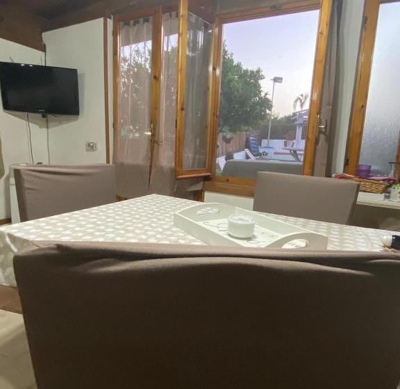 Номер Deluxe, Sweet Home