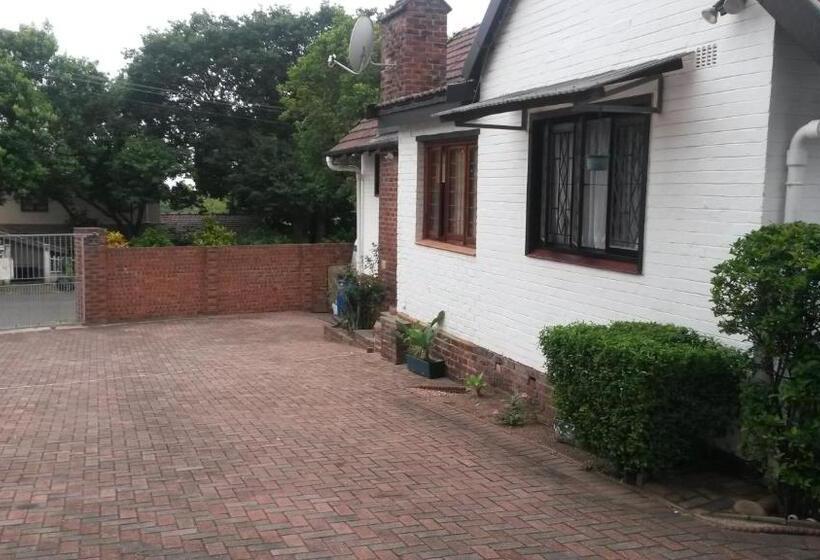 בונגלו משפחתי, Smiths Cottage