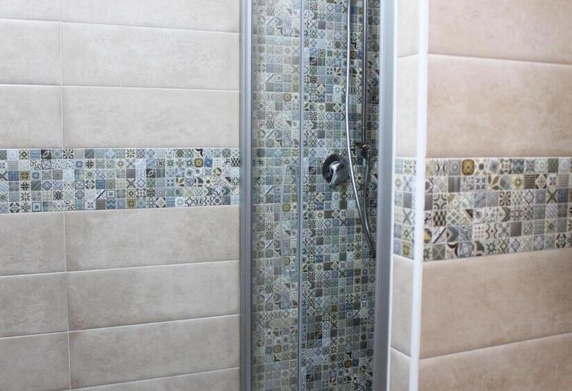 اتاق خانوادگی, B&b Ciccannina