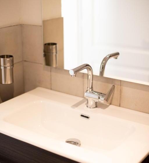 اتاق استاندارد با چشم‌انداز باغ, Alpencity Suites