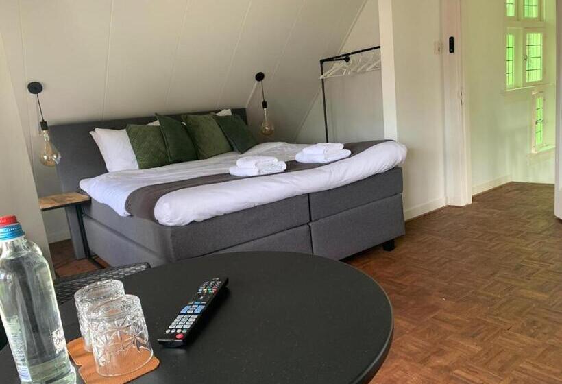 디럭스 룸, Bed And Breakfast Goes