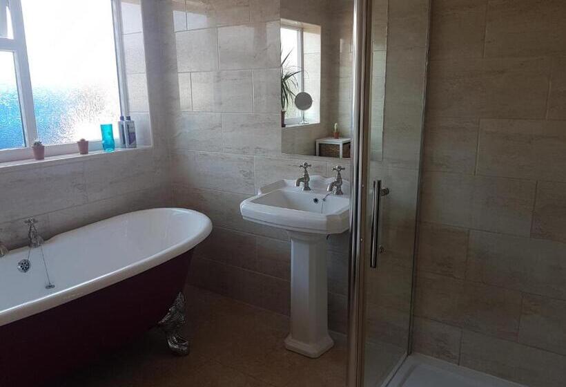 Номер Deluxe Кровать Кинг, Thorncroft B&b   Adults Only