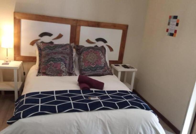 Quarto Familiar Banheiro Compartilhado, Dawati La Jua