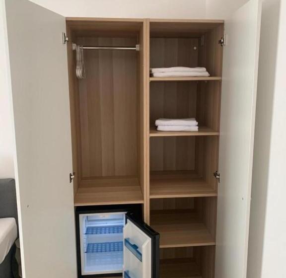 اتاق استاندارد با سرویس بهداشتی مشترک, Argenta Living 16