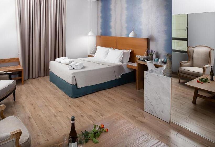 Quarto Triplo Estandar com Vistas, A For Athens