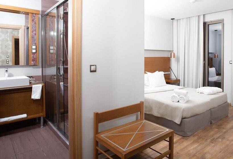 Quarto Triplo Estandar, A For Athens
