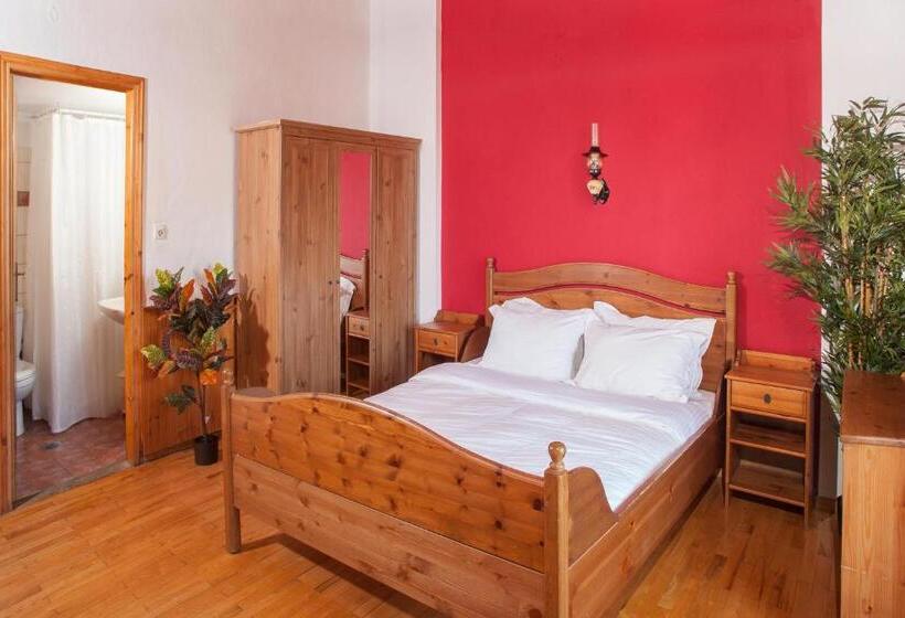 اتاق کلاسیک سه تخته, Erofili Hotel And Suites