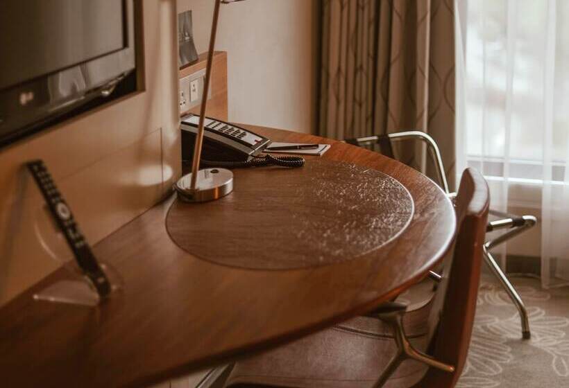 스탠다드 룸, Hilton London Heathrow Airport Terminal 5