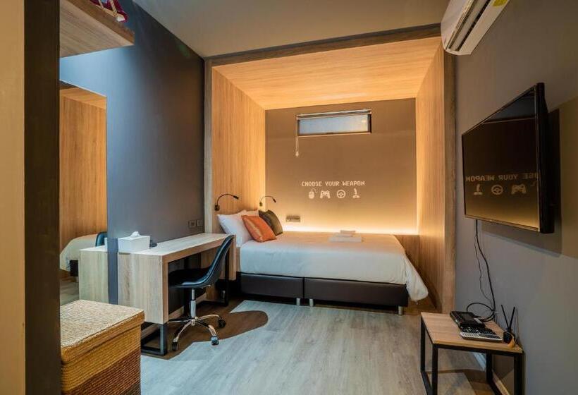 스탠다드 스튜디오, Tk Bed