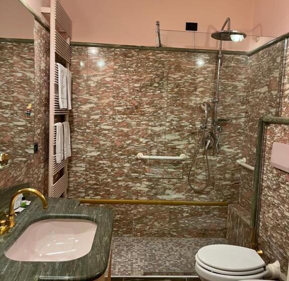 اتاق کلاسیک چهارنفره, Villa Mirosa