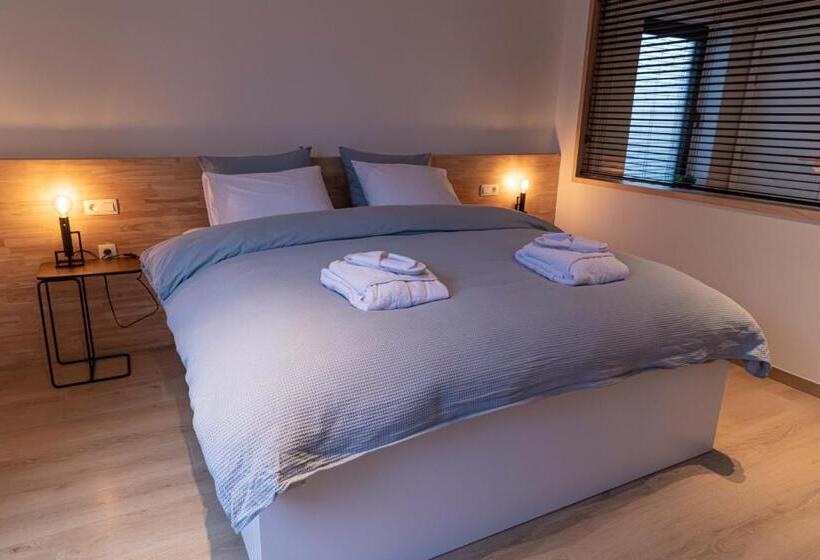 Номер Стандарт с Балконом, B&b El Bayo