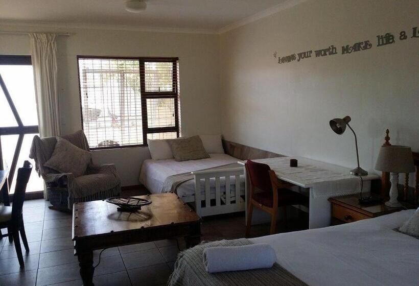 Семейный Номер, 12 On Beach Guest House
