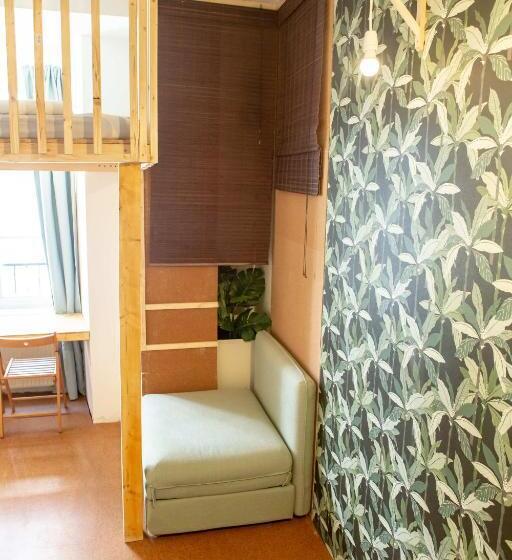 Четырехместный Номер Стандарт, Sishaus Hostel