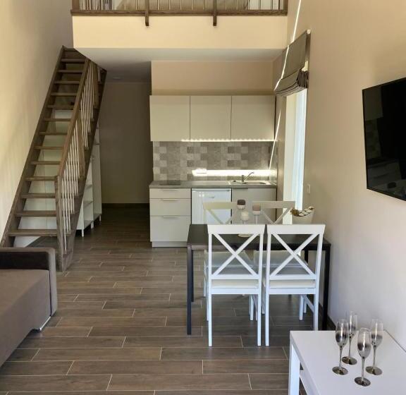 اتاق استاندارد چهارنفره با بالکن, Sky Villa