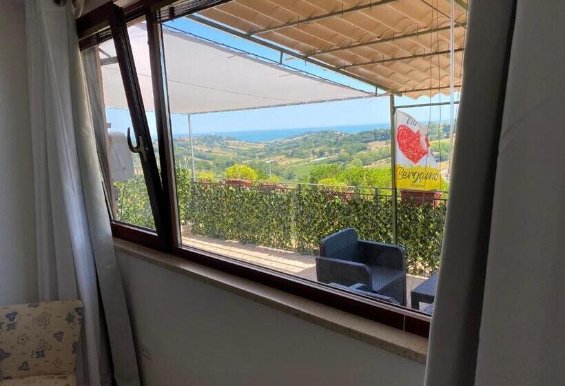 Стандартный Номер Кровать Кинг, Red House Accomodation Potenza Picena