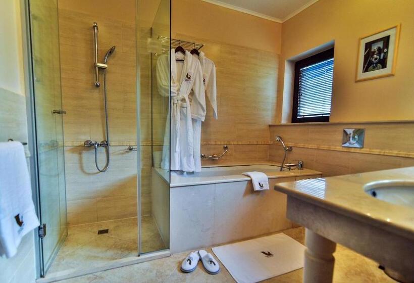 Люкс Deluxe 3 Спальни, Thracian Cliffs Golf & Beach Resort