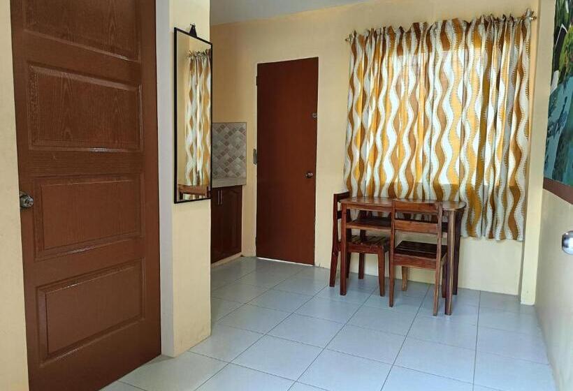 Quarto Quádruplo Estandar, Allen Marie Shiphaus