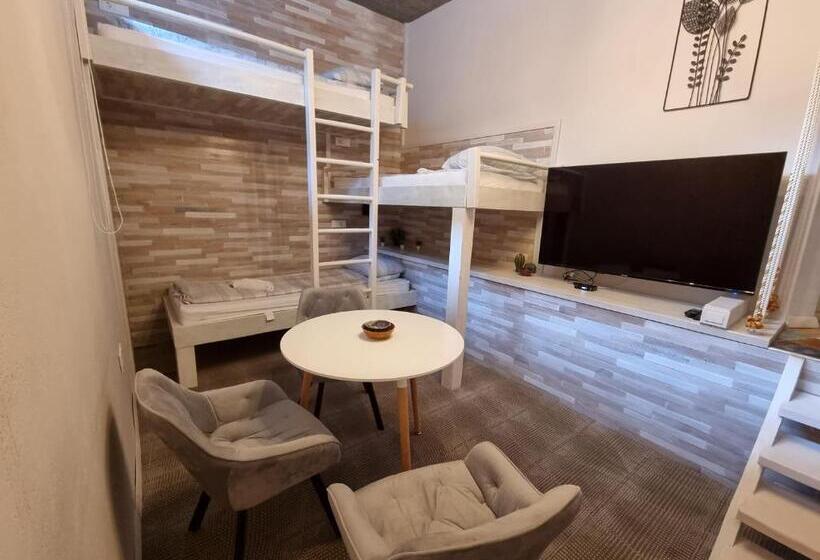 Economy Triple Room, Dp Art Residence   Self Check In