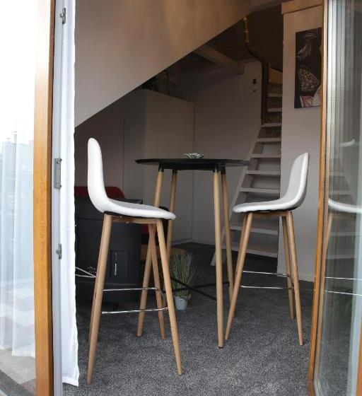 اتاق استاندارد سه تخته با بالکن, Dp Art Residence   Self Check In