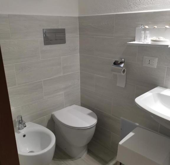 Quarto Triplo Estandar, 4 Stagioni