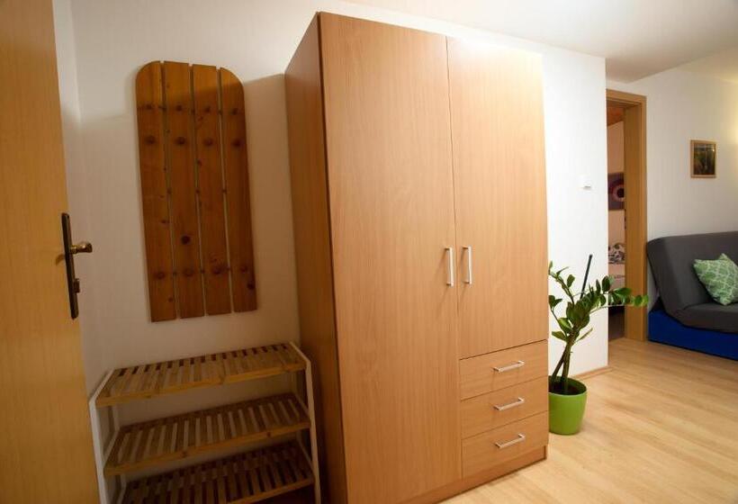 Апартаменты 1 Спальня, Apartmány Bramborka