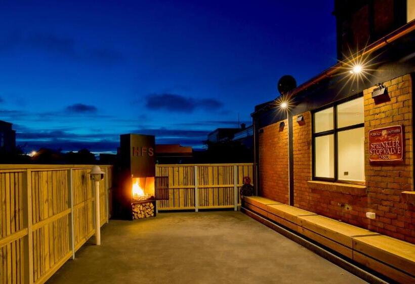 Апартаменты 1 Спальня Нижний Этаж, Hokitika Fire Station Boutique Accommodation
