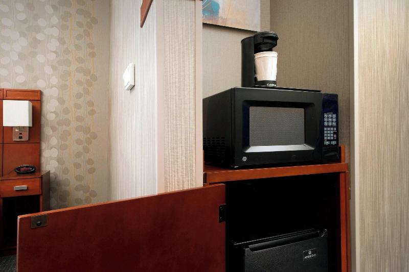 חדר סטנדרט עם מיטת קינג, Hampton Inn & Suites Little Rock Downtown